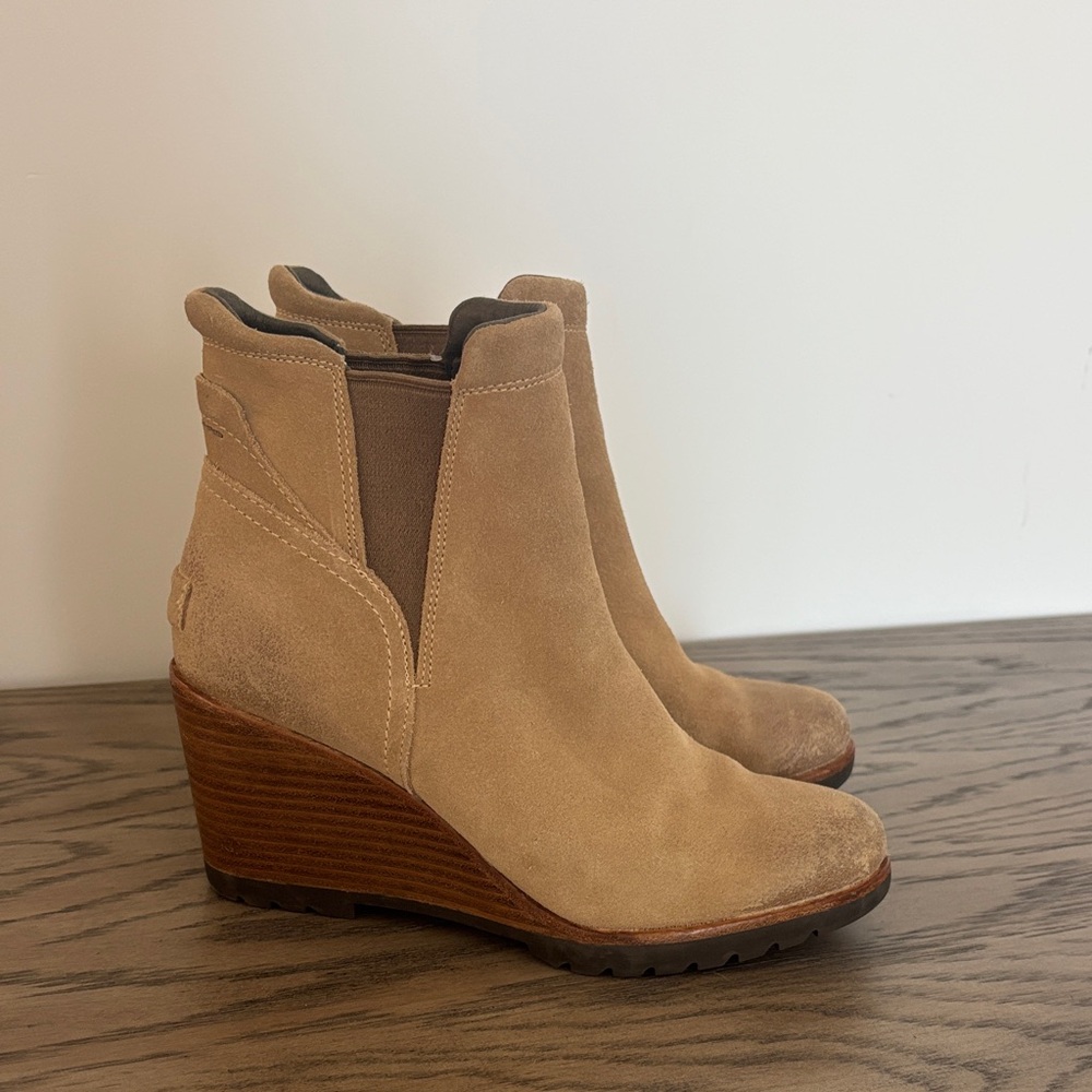 Sorry Women's Tan Suede Wedge Ankle Boots SZ 8